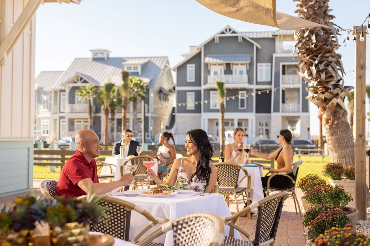 lisabella couple port aransas dining